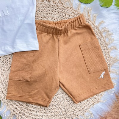 Conj. Camiseta Dinossaur e Bermuda em Moletinho - Off White e Caramelo